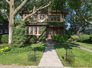 208 Paris Ave, Rockford, IL 61107