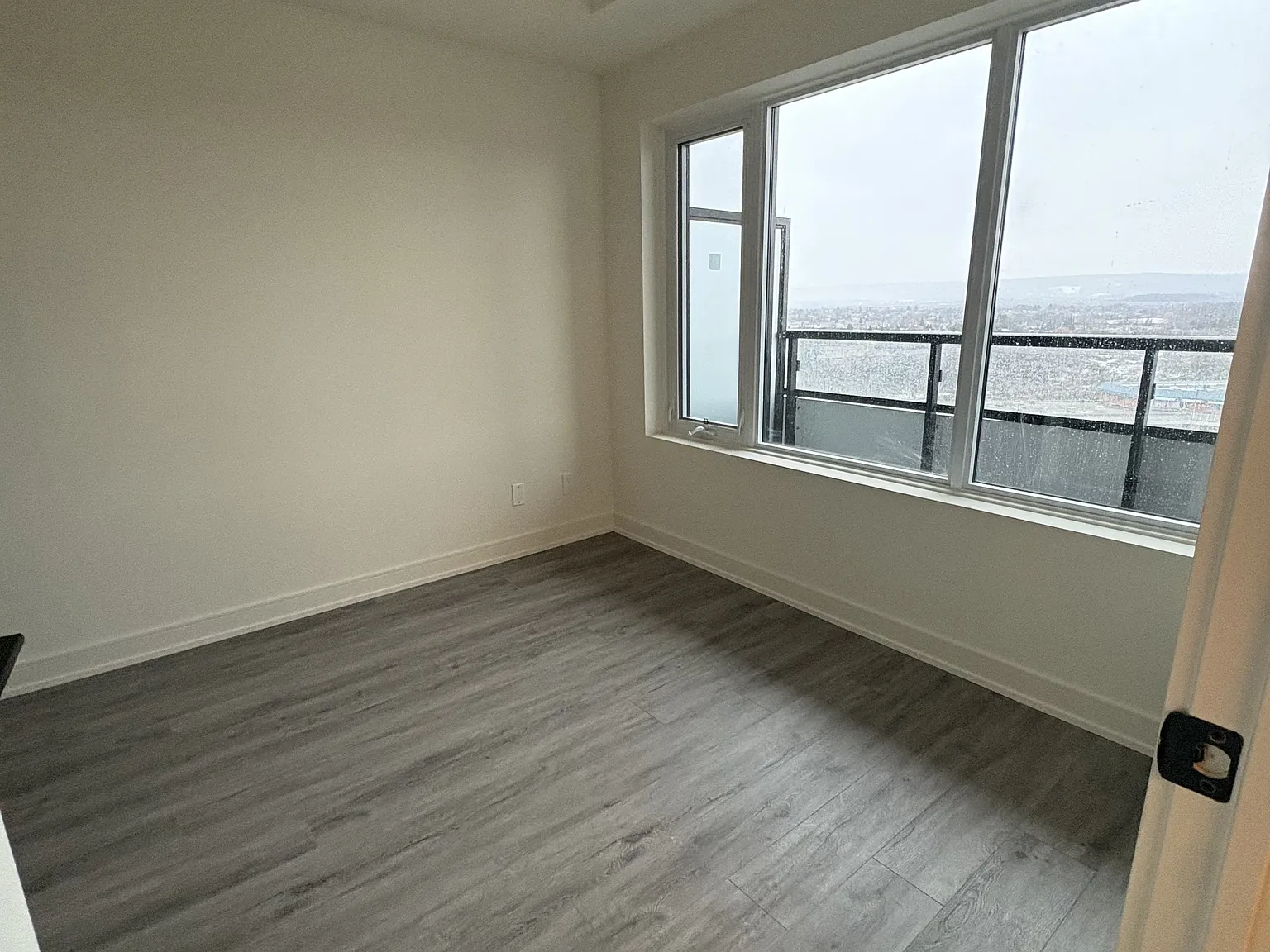 8020 Derry Rd — Photo 3