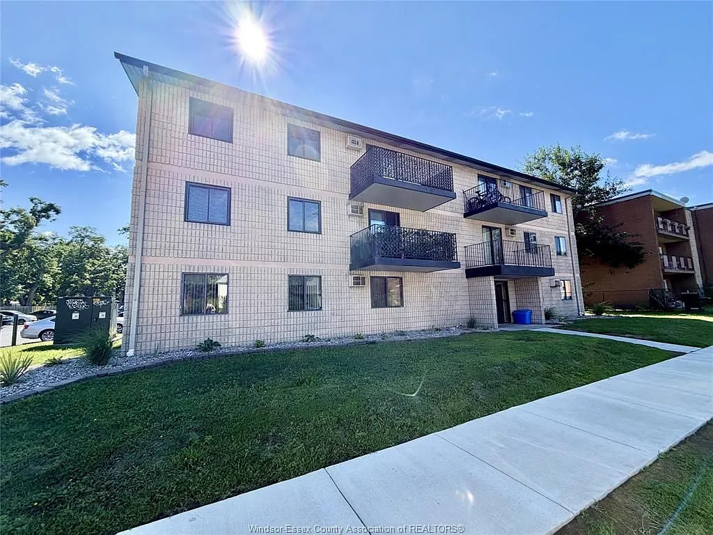 2 bed, 1.0 bath, $1,650 — Photo 1