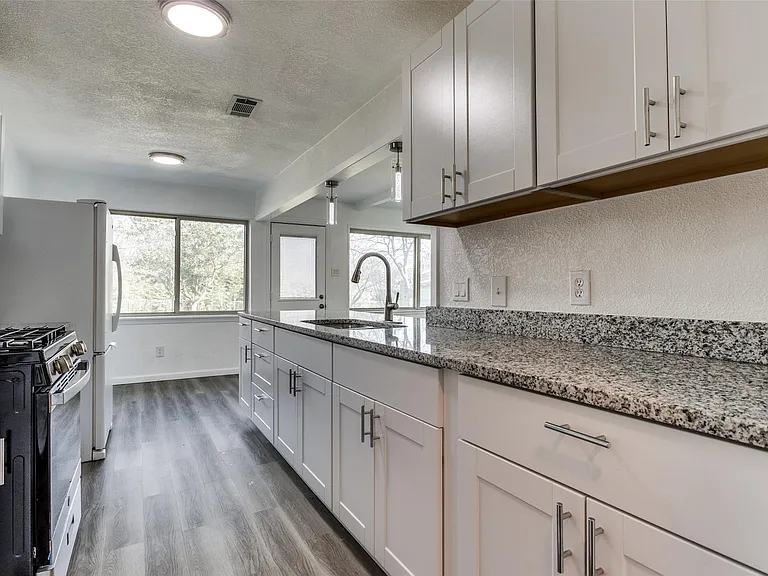 1606 W Shore Dr — Photo 11