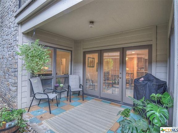 4th image of 402 Meadowlakes Dr
