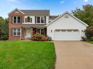 700 Trimmer Dr, Hudson, IL