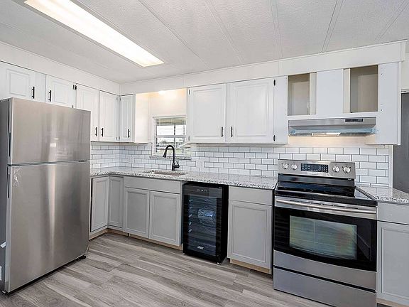 4th image of 14730 Constitution Way