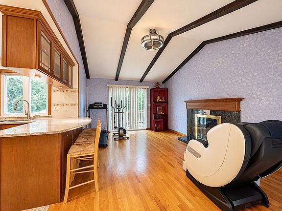 5th image of 231 Waltham St