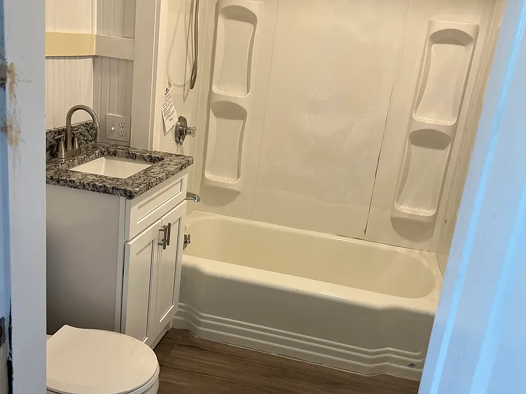 205 Rollstone St #2R — Photo 8