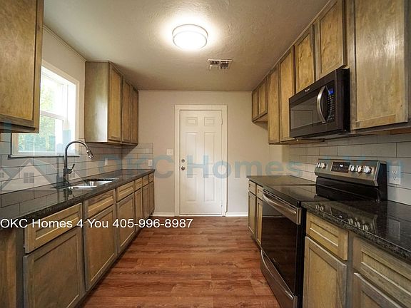5th image of 3733 NW 15th St