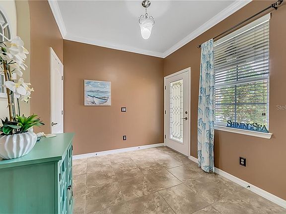 2nd image of 5529 Siracusa Ln