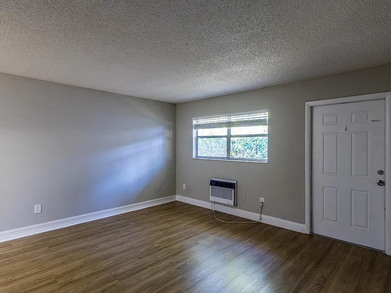 417 N E St #36 — Photo 3