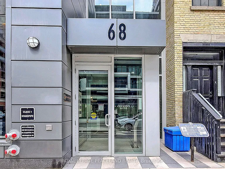 68 Shuter St #1810 — Photo 31