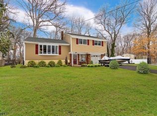 1 Baldwin Ct, Cranford, NJ 07016