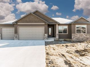 2783 Ridgeview Dr, Palo, IA 52324