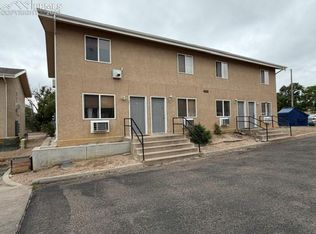 1701 Oakshire Ln, Pueblo, CO 81001