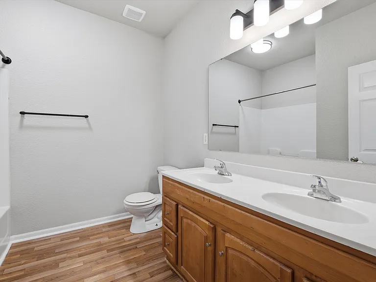 10341 Parkview Ave — Photo 6