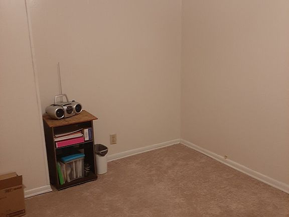 5th image of 3823 Grace St