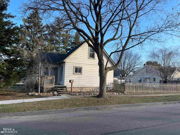 178 Bell St, Marine City, MI 48039