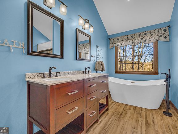 3rd image of 699 Cobblestone Ln
