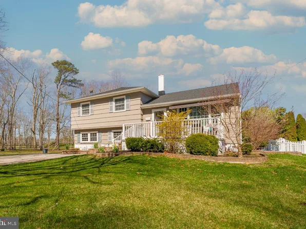 17 Violet Ln, Somers Point, NJ 08244