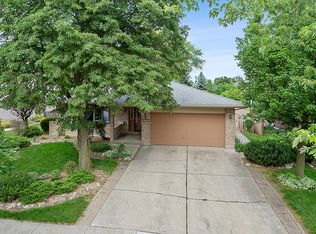 1133 Gillian St, Lemont, IL 60439