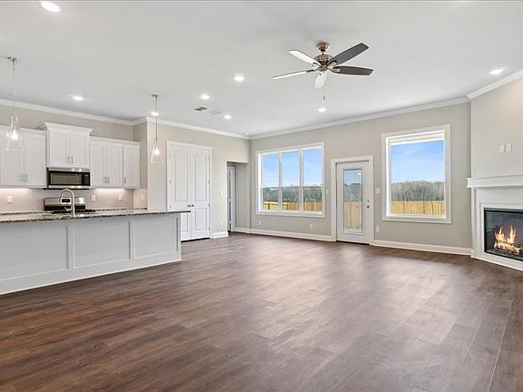 4th image of 19139 Seneca Dr