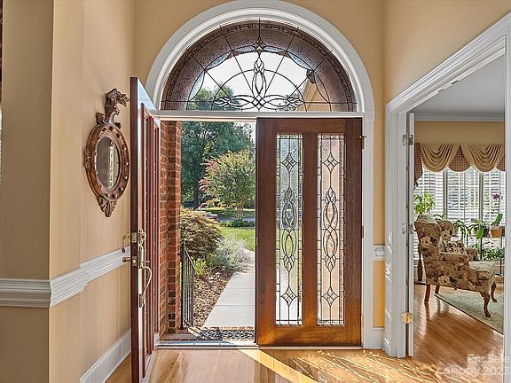 4th image of 7223 Olde Sycamore Dr