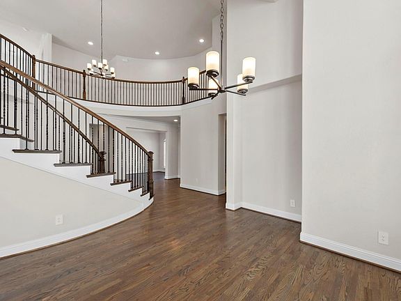 4th image of 15628 Yarberry Dr