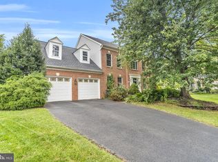 2608 Chriswell Pl, Herndon, VA 20171