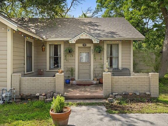 4th image of 807 Cecelia St