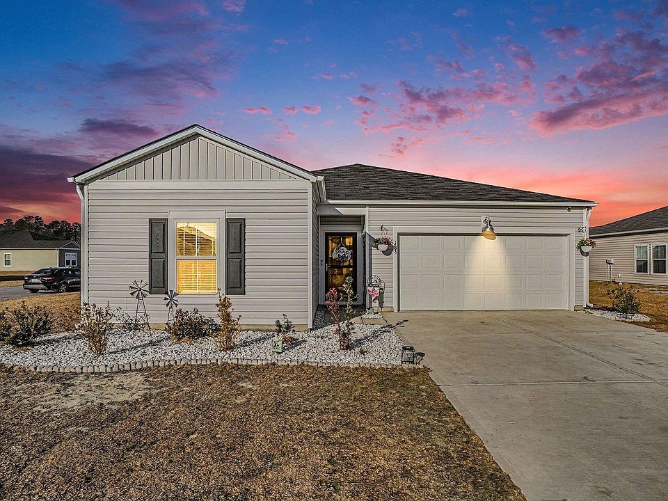 1st image of 186 Saddle St