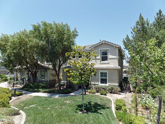 2nd image of 27342 Dearborn Dr