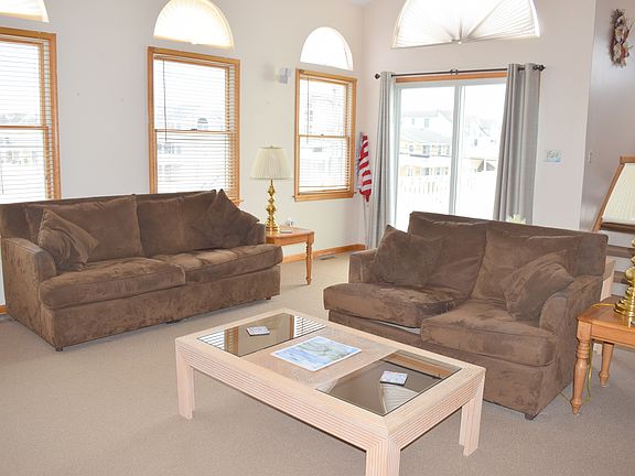 4th image of 5712 Central Ave #E