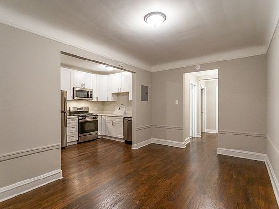 2nd image of 2435 W Rosemont Ave APT 3