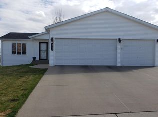4725 Fairfax Loop, Bismarck, ND 58503