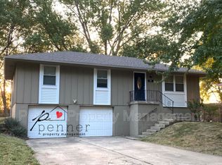 2111 S Owing St, Oak Grove, MO 64075