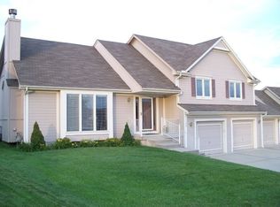 1108 NW 74th St, Kansas City, MO 64118