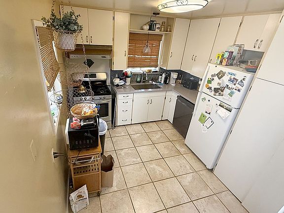 4th image of 361 S 1st St