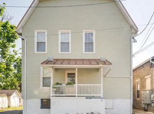 26 Willow St #1, Reinholds, PA 17569