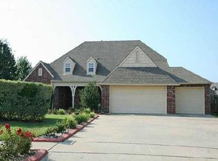 805 W Granger St N, Broken Arrow, OK 74012