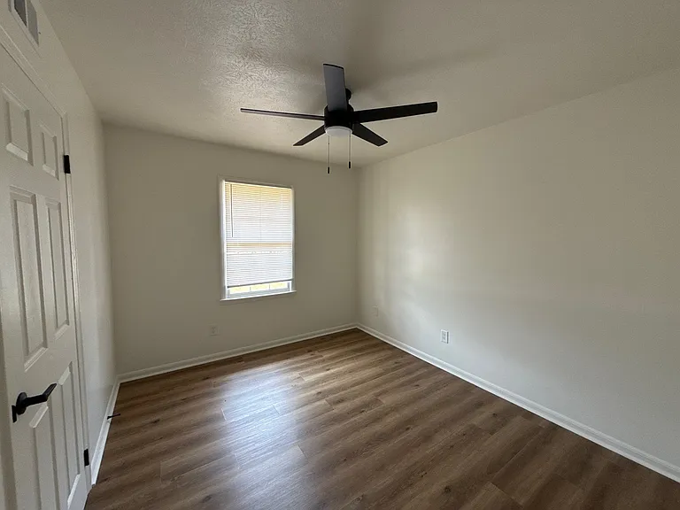 5921 Norton St — Photo 10