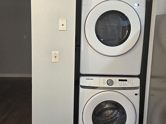 4th image of 4160 Boling Dr