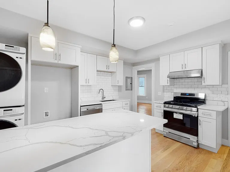 8 Brastow Ave #3L — Photo 12