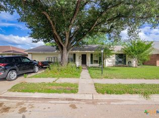 203 Yorkshire Ln, Victoria, TX 77904