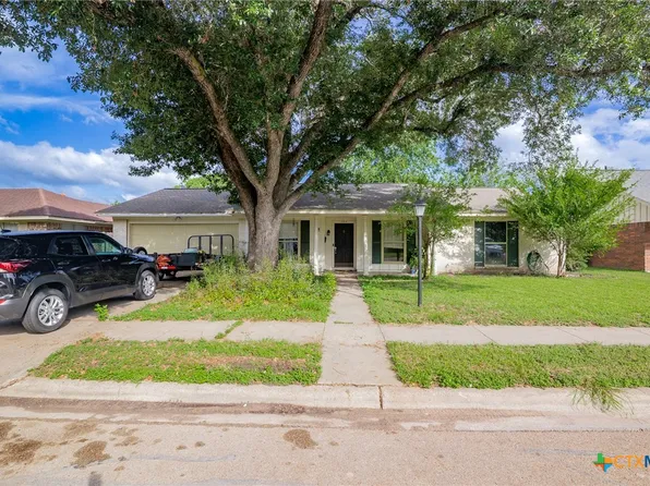 203 Yorkshire Ln, Victoria, TX 77904