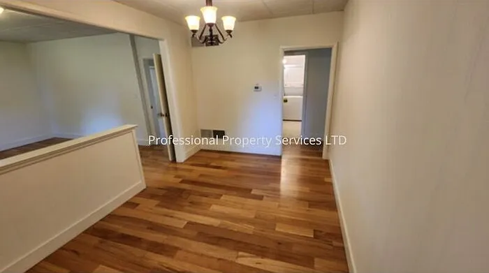 8 Glade Ct — Photo 3