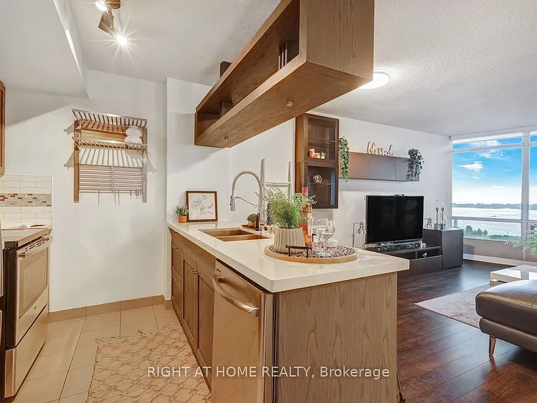 81 Navy Wharf Ct #2316 — Photo 16