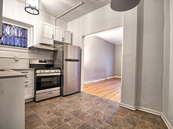 2nd image of 1220 Pearl St APT A
