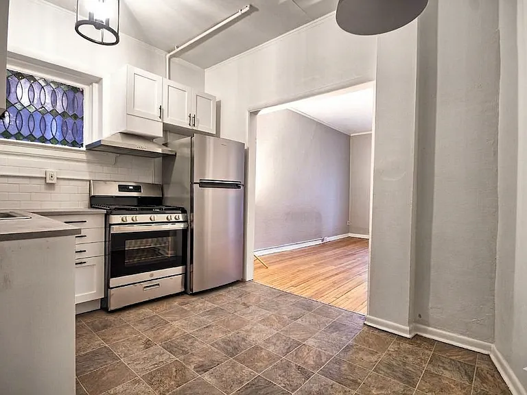 1220 N Pearl St #A — Photo 2