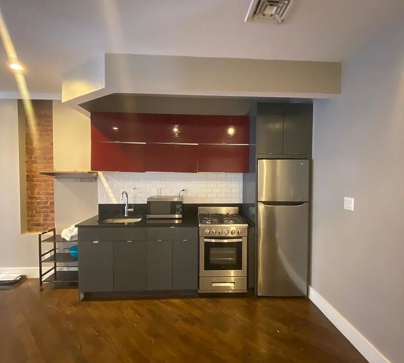 1st image of 194 Rockaway Ave #B2