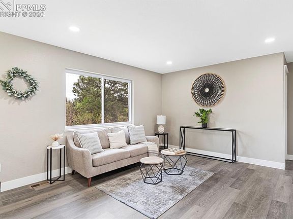 4th image of 406 Squire St