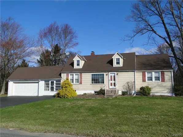 6887 Passer Rd, Coopersburg, PA 18036