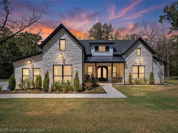 732 Deer Run Cir, Van Buren, AR 72956